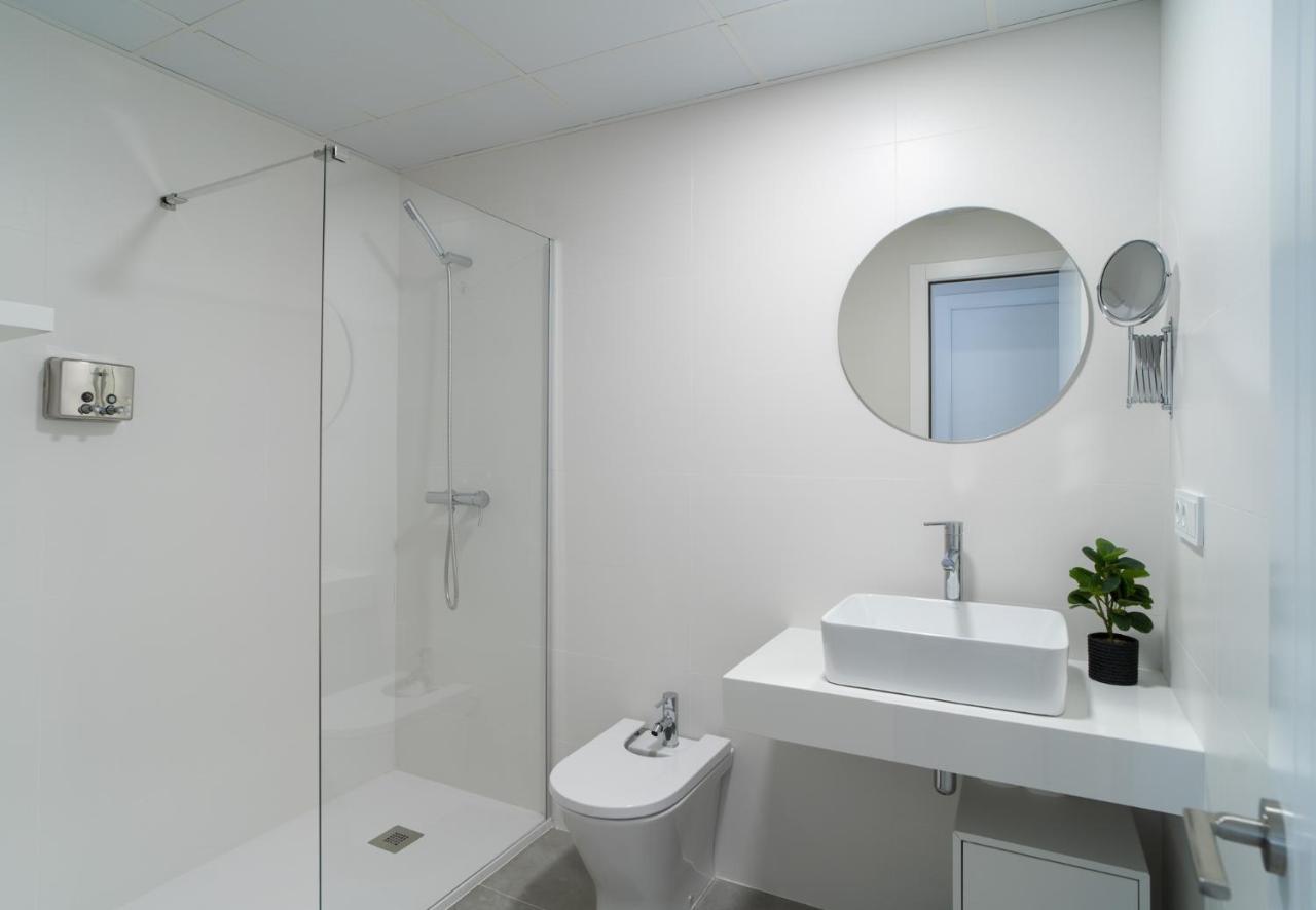 Aac Malaga - Apartamento Con Terraza, Muy Amplio, Totalmente Equipado, Cerca Del Centro Y Nuevo! ภายนอก รูปภาพ